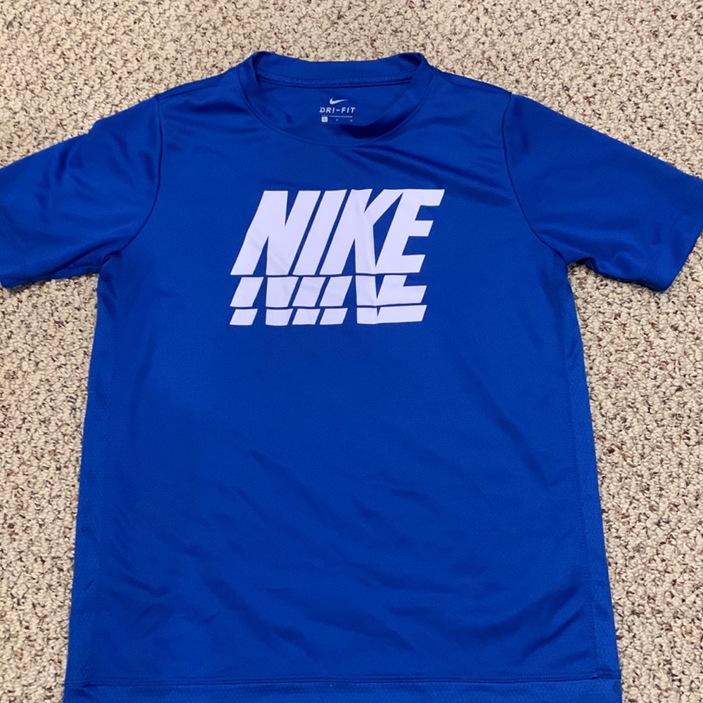 NIKE Dri-Fit Sz Lg Boys